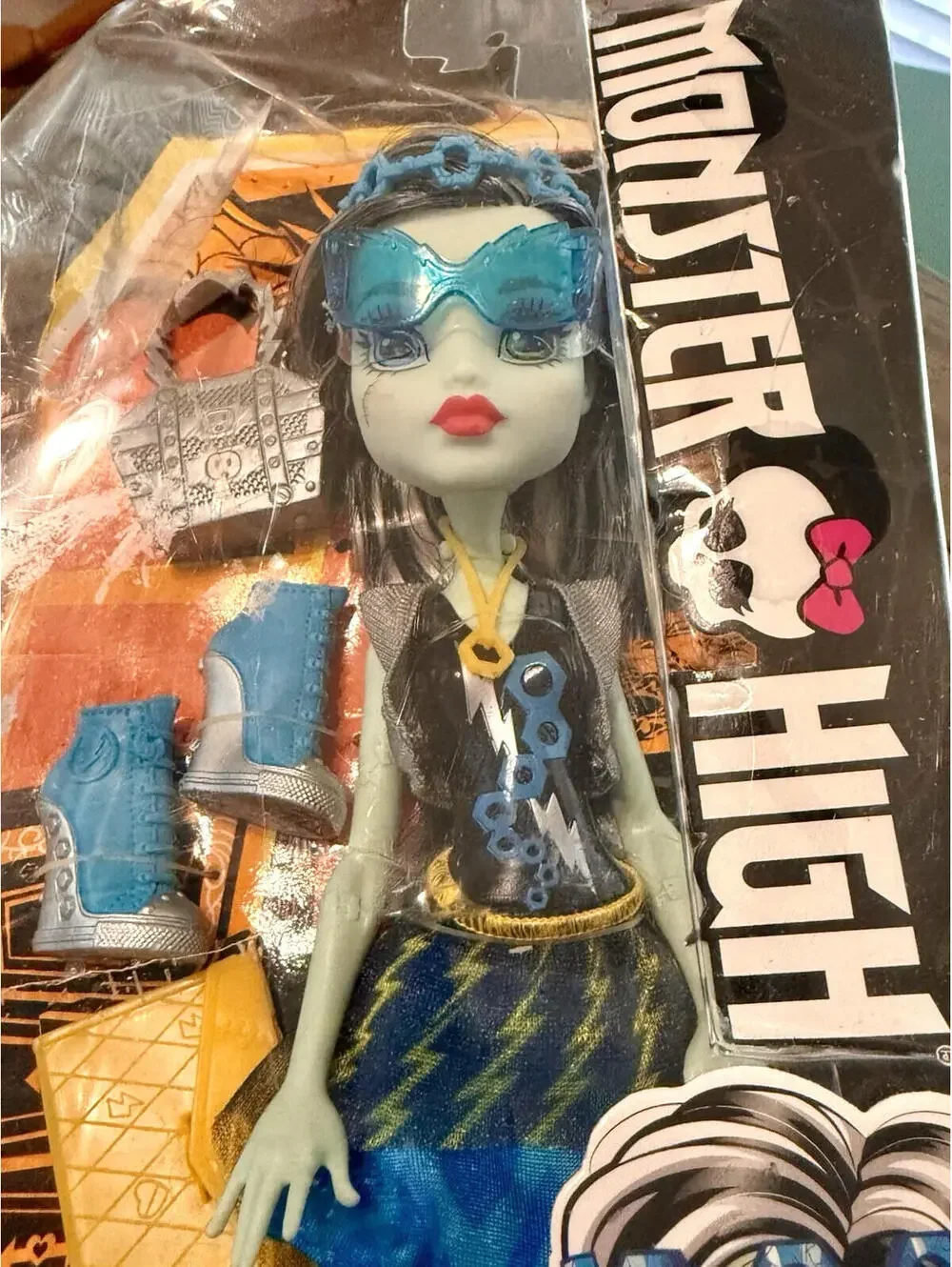 Monster High Day-To-Night Fashion Frankie Stein Doll Mattel DRL76 NIB Damaged‎